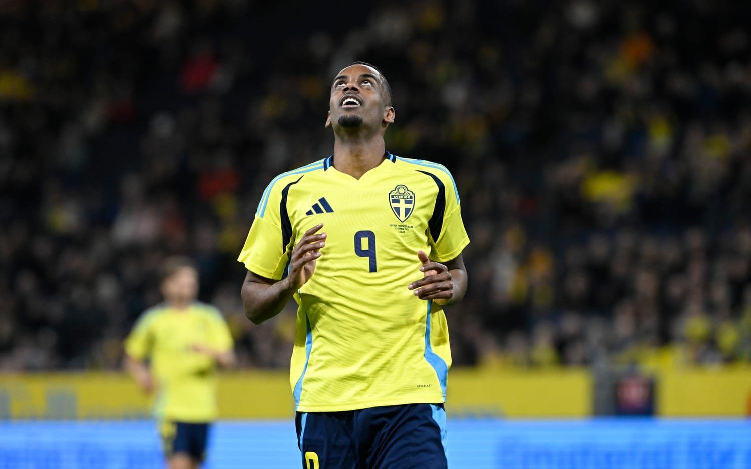Frågan är om det blir Newcastle eller Liverpool för Alexander Isak i höst. Arkivbild.