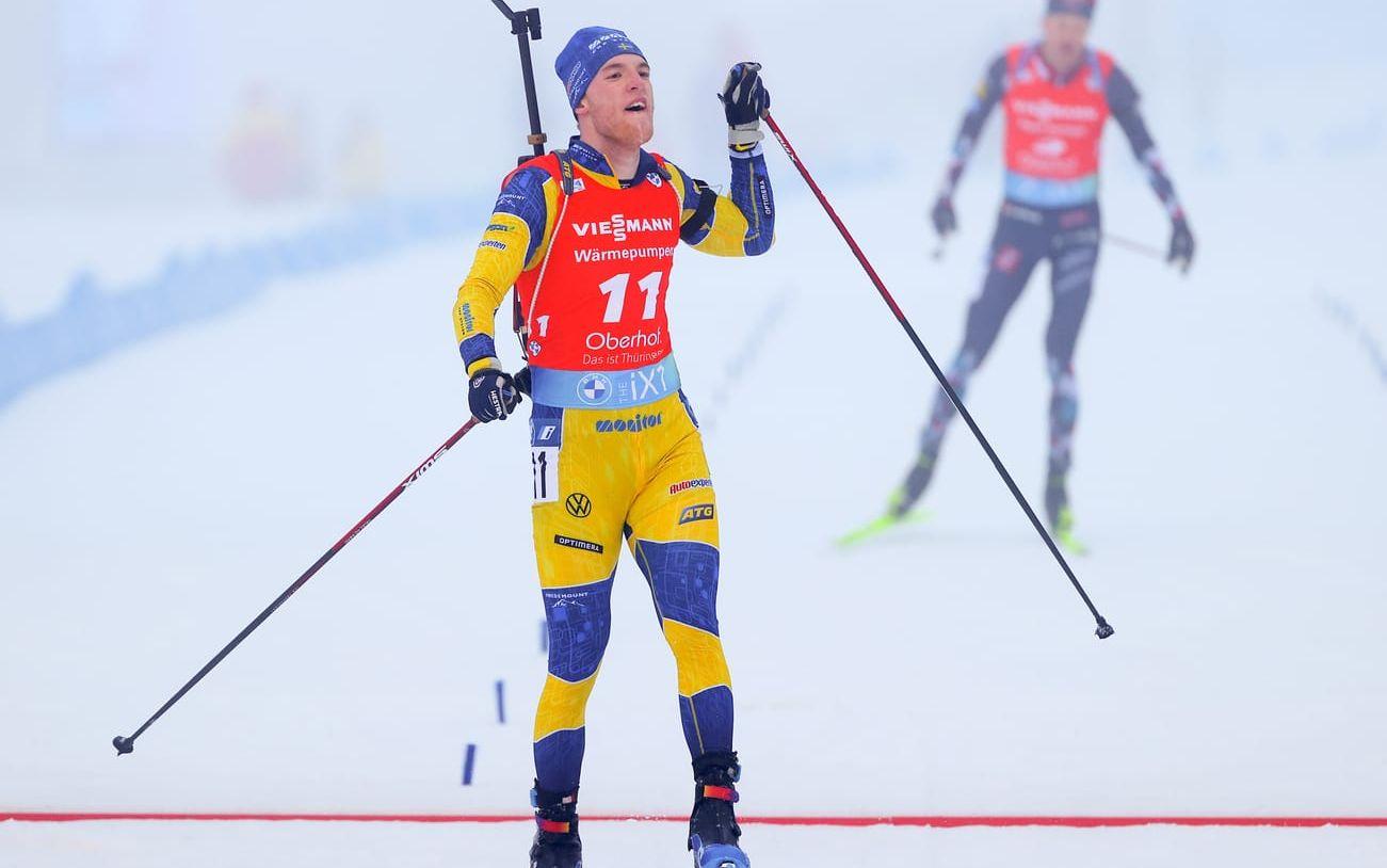 Sebastian Samuelsson tog brons i jaktstarten på skidskytte-VM i Oberhof efter att ha spurtat ner Tarjei Bö. 