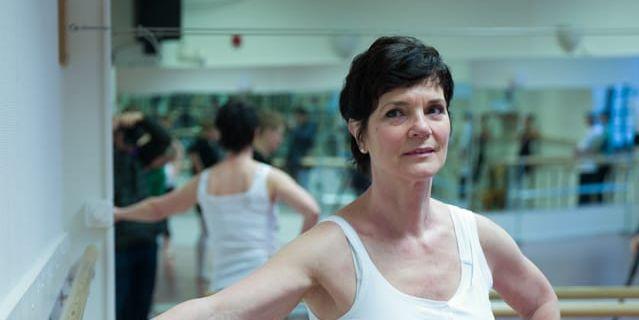 Jill Gustafsson har dansat klassisk balett i två år. "Vi tränar hela kroppen. Även huvudet får sin beskärda del med alla koordinationsövningar", säger hon, och konstaterar att det är härligt att känna hur "kroppen är härligt mör efter ett träningspass".