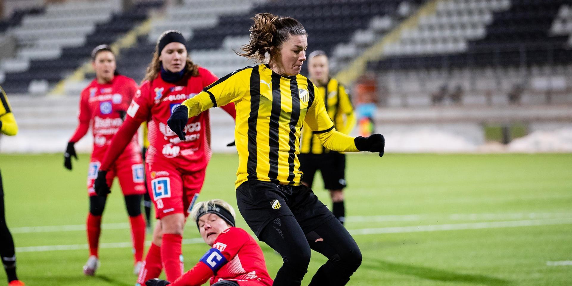 Pauline Hammarlund gjorde första målet för Häcken dam.