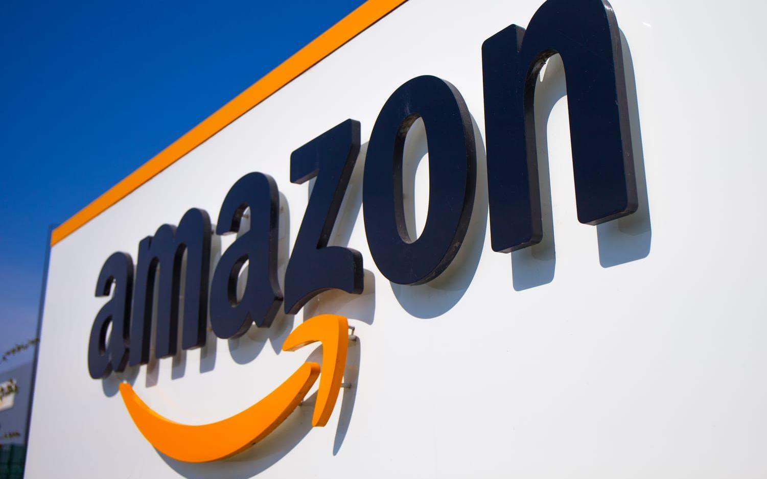 Amazon har åkt på en miljonsmäll efter att anklagats för att ha gjort intrång på sina kunders privata rättigheter.