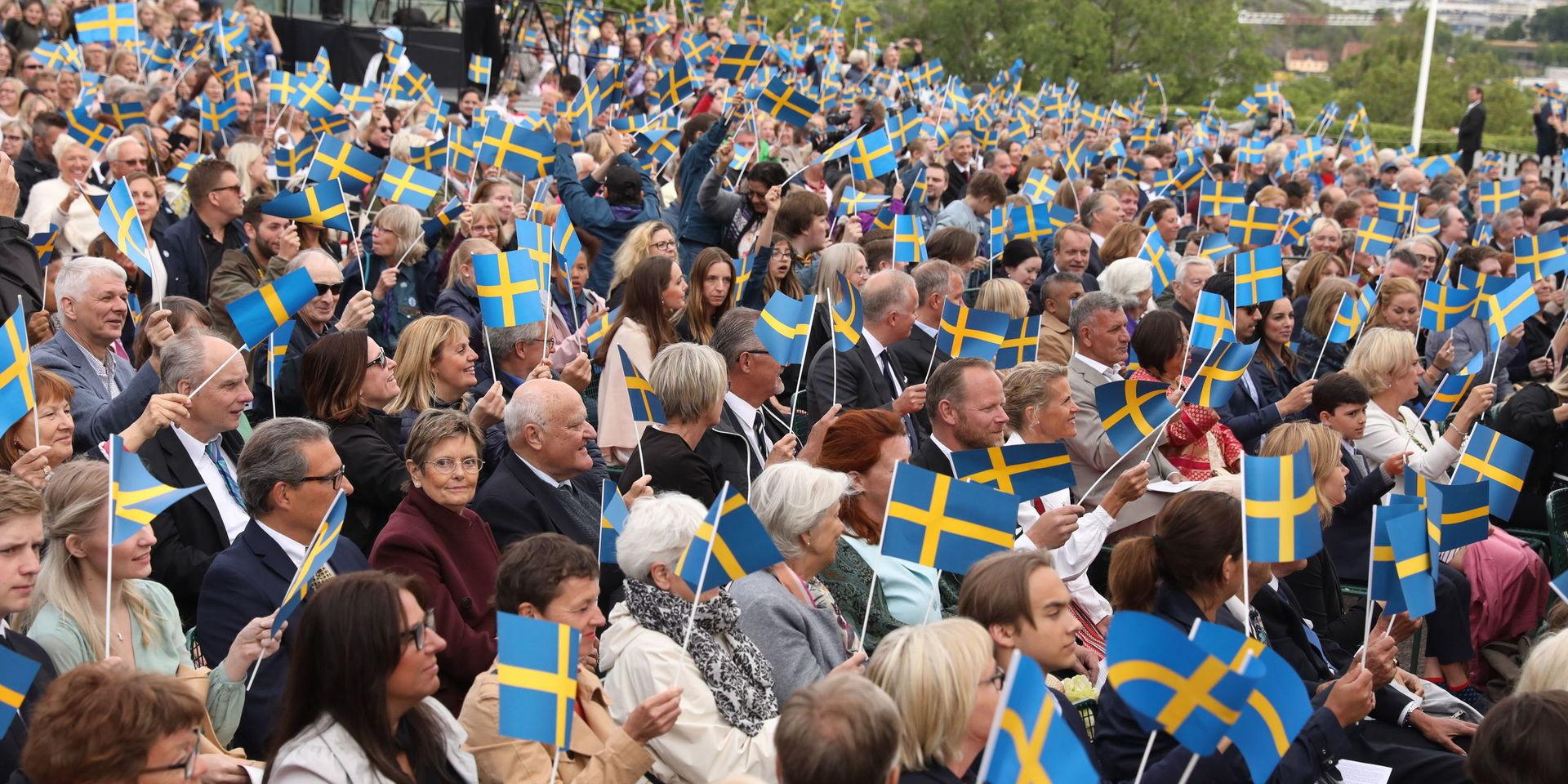 Publiken vid det traditionsenliga nationaldagsfirandet på Solliden på Skansen.