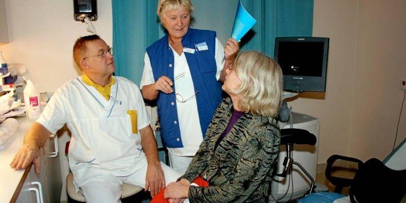 Läkarna Lars Hellstrand, Febe Blohm och Margita Gustafsson är kritiska till förslaget att flytta gynekologisk kirurgi till sjukhuset i Varberg.