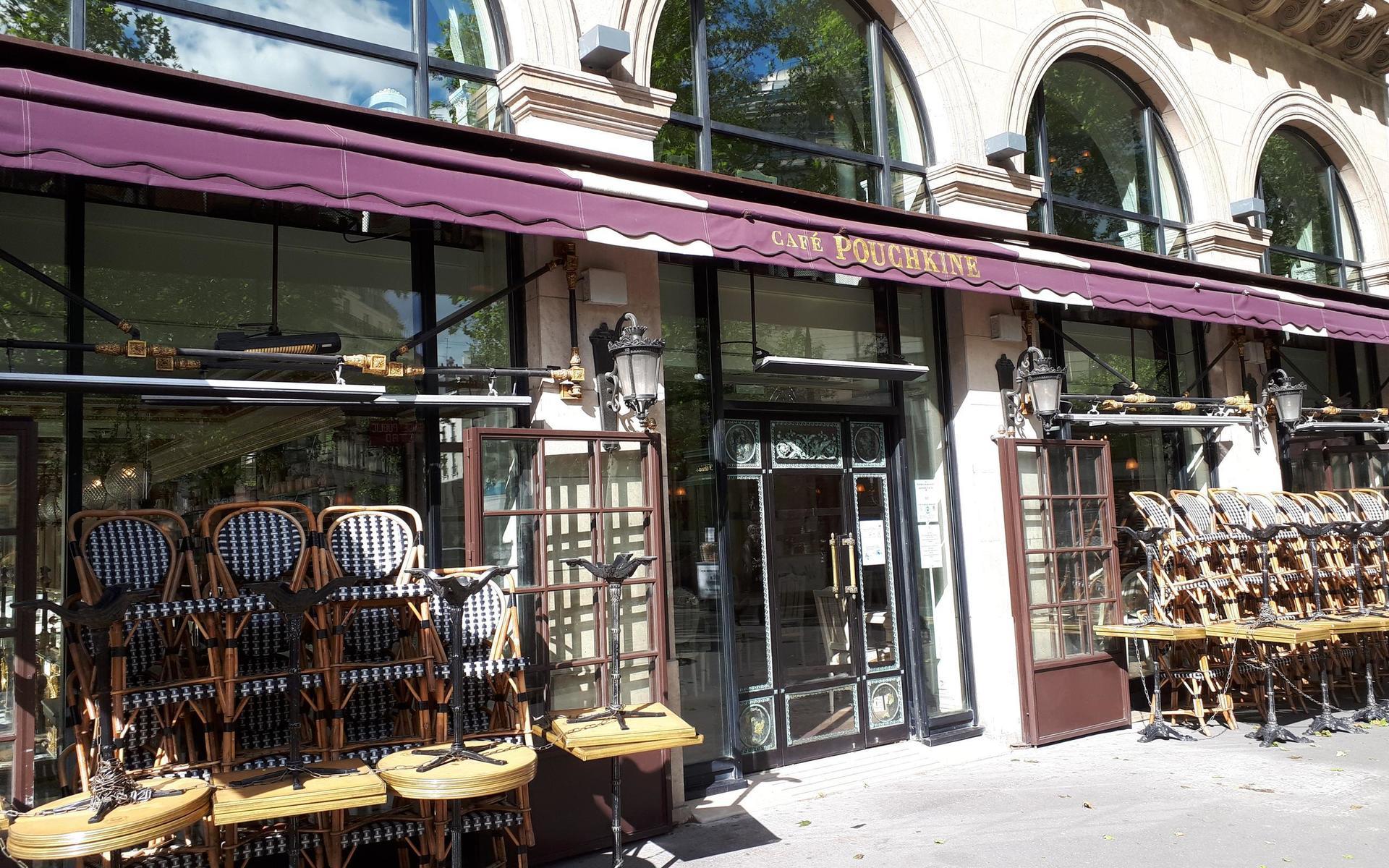  I över ett halvår har franska kafeer varit stängda.