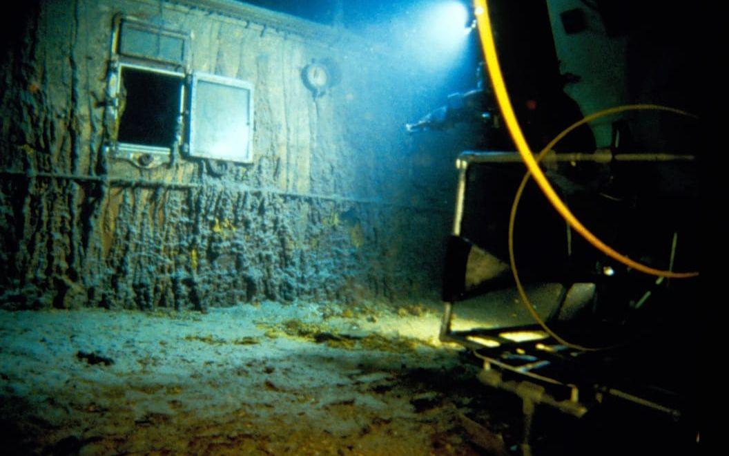 Bilder tagna från den första expeditionen ner till Titanics gravplats. 