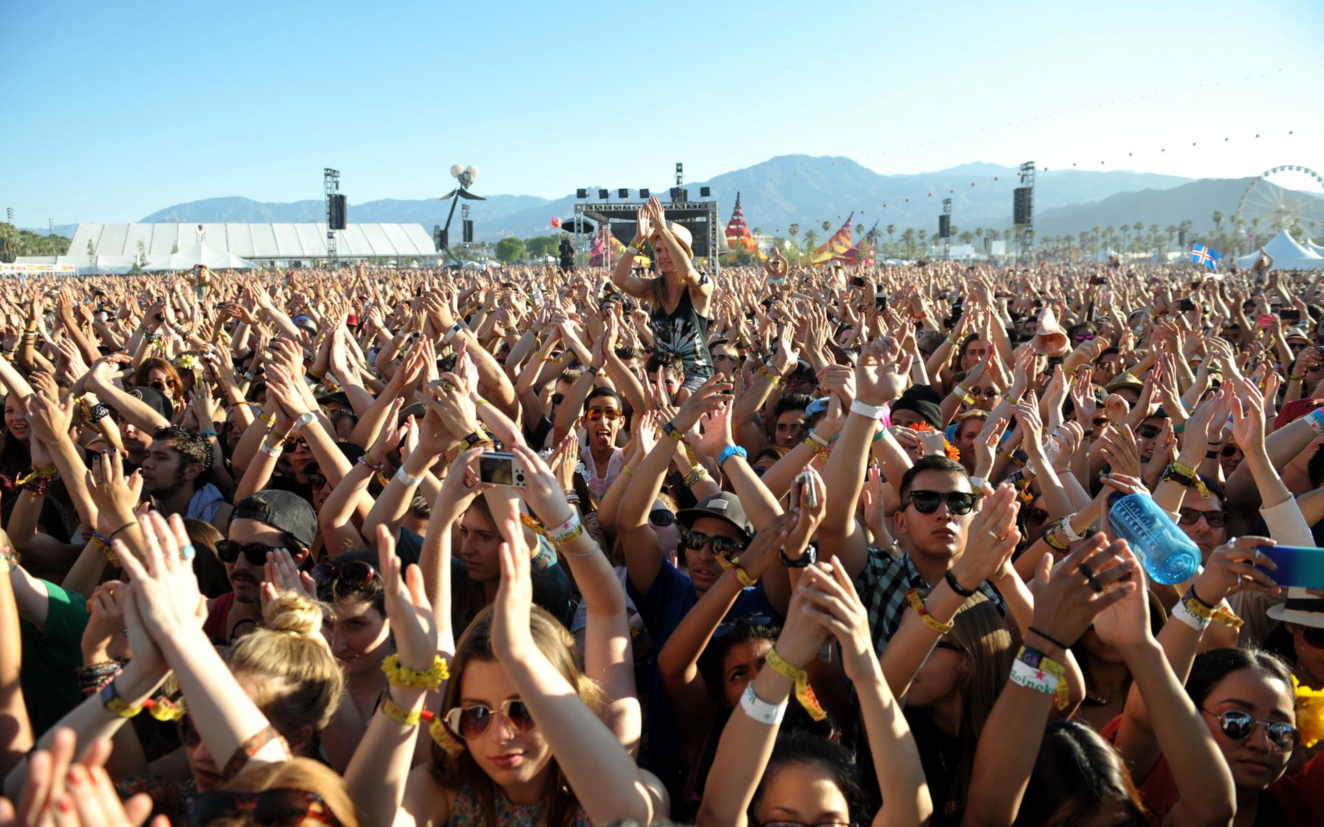 Konsertpublik på amerikanska festivalen Coachella 2013.