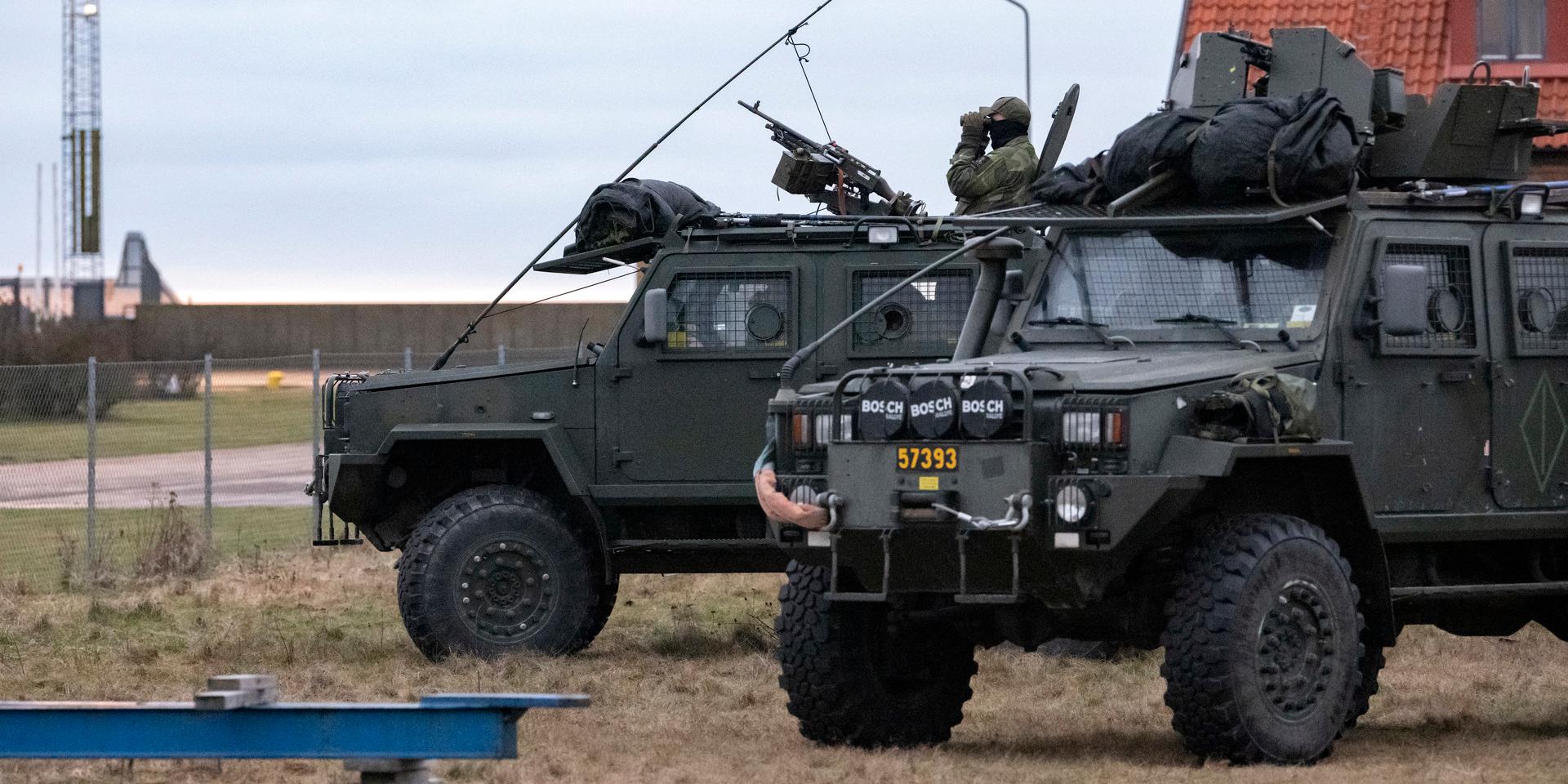 På grund av det hotfulla ryska agerandet på sistone har den svenska försvarsmakten höjt sin beredskap. 
