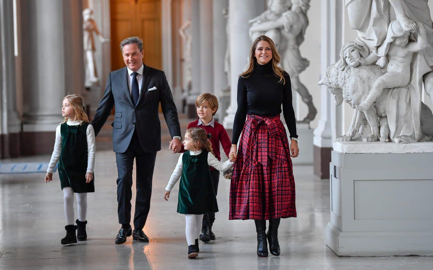 Prinsessfamiljen under ett besök hem till Sverige vid jul 2021.