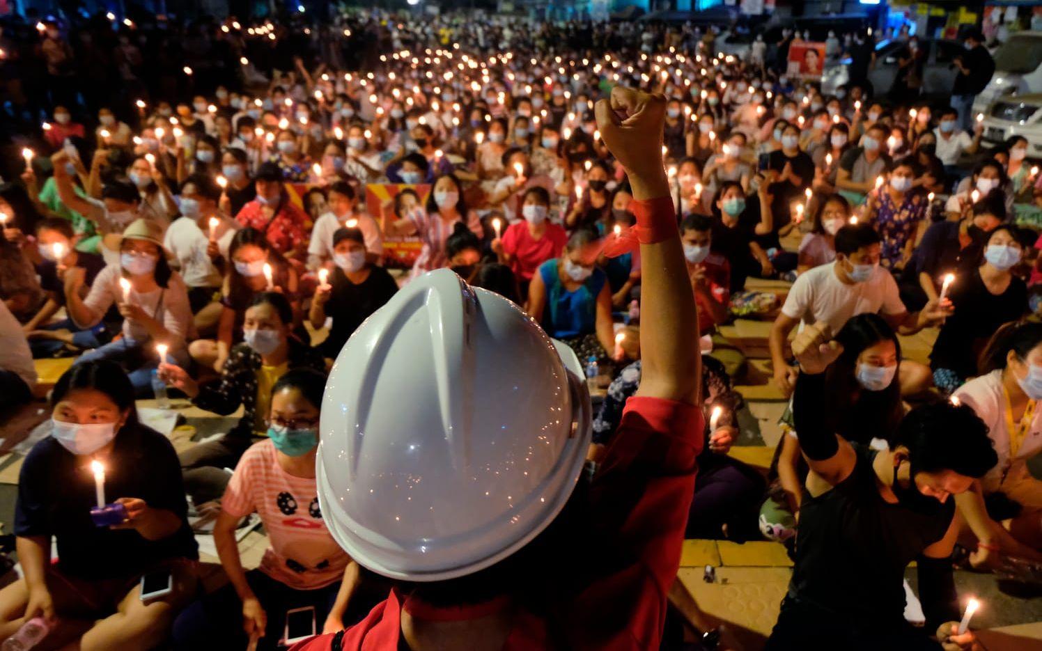 En ljusmanifestation i Rangoon.