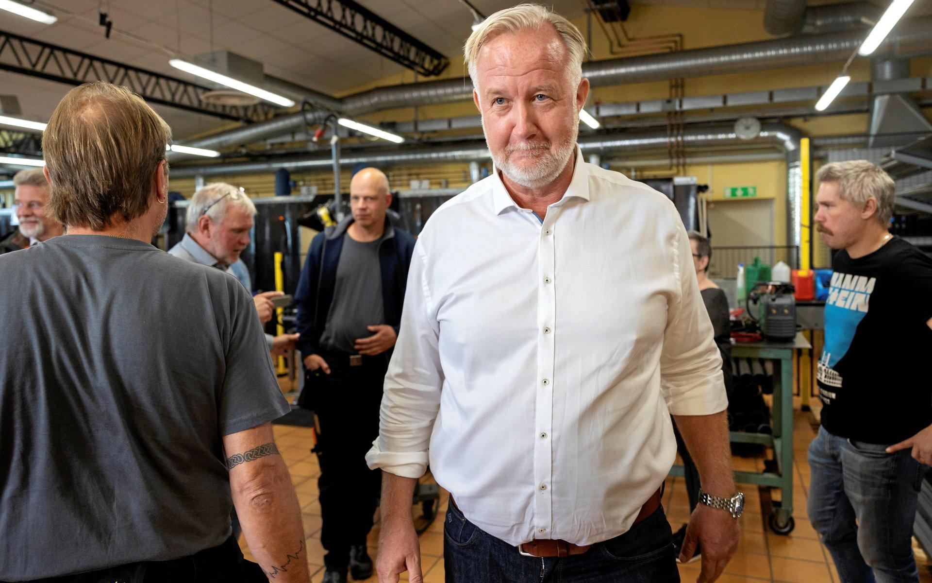 När GP träffar Liberalernas Johan Pehrson på tisdagen är han ute på skolturné i Västsverige och besöker Alströmergymnasiet i Alingsås.