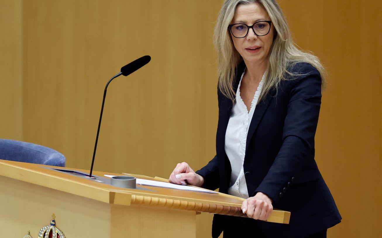 SD:s gruppledare Linda Lindbergs agerande ifrågasätts av statsvetarprofessorn Marie Demker.