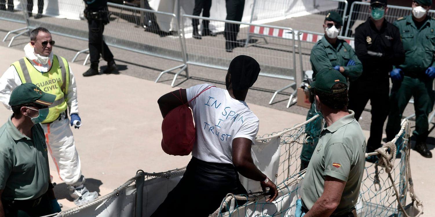 "Nästan hälften" av Aquarius-migranterna väljer att söka asyl i Frankrike.