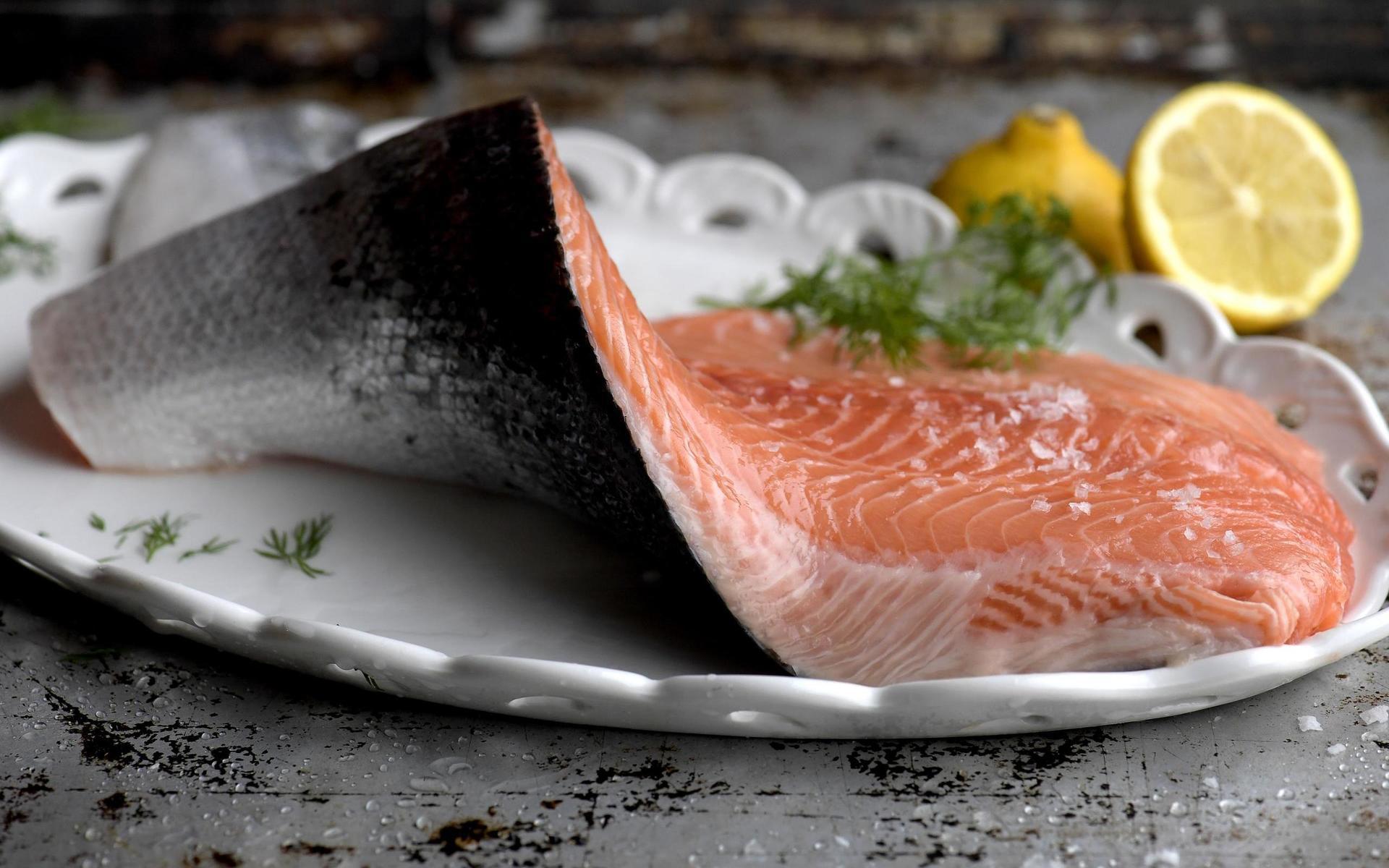 Färsk fisk är att föredra om du vill undvika fisklukten hemmavid, enligt Leif Mannerström. 