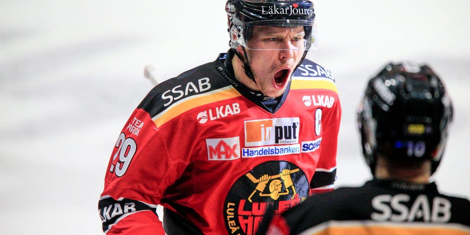 Luleås kapten Erik Gustafsson jublar efter avancemanget till semifinal.