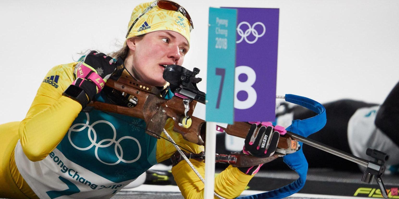 Sveriges Hanna Öberg under OS-jaktstarten i skidskytte där hon slutade femma.