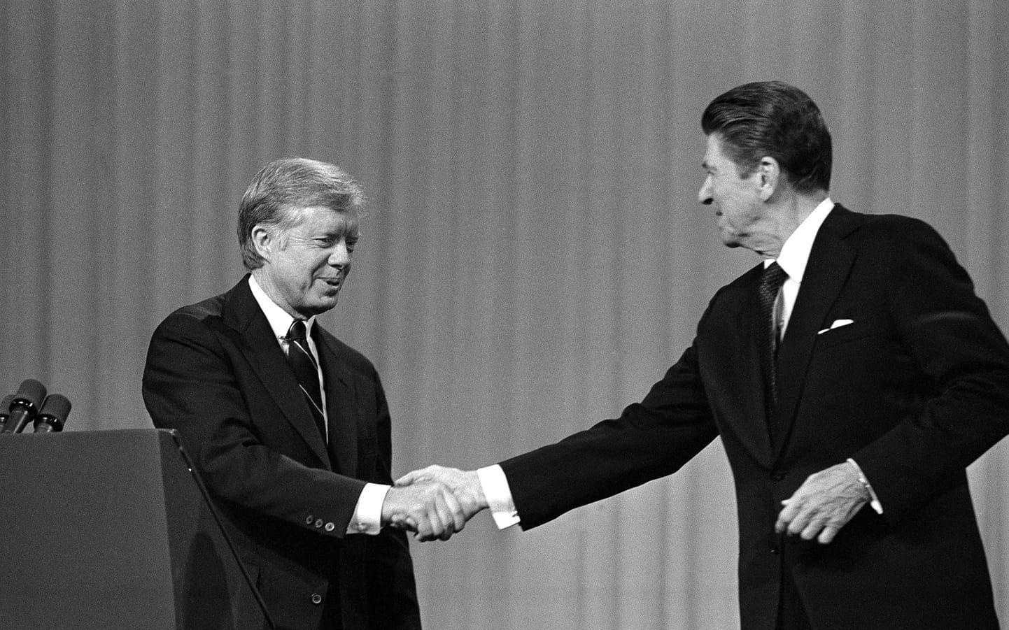 1980 Ronald Reagan avfärdar Jimmy Carter med "nu är ni igång igen." Foto: ARKIVBILD