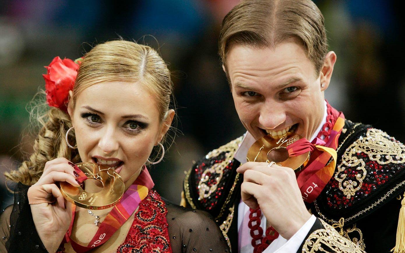 På OS i Turin 2006 vann han guld med Tatiana Navka.