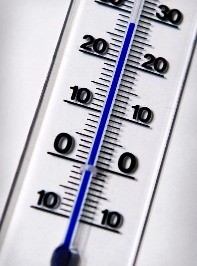 Kvicksilvret i termometrarna lär inte gå över 25 grader Bild: Claudio Bresciana/Scanpix
