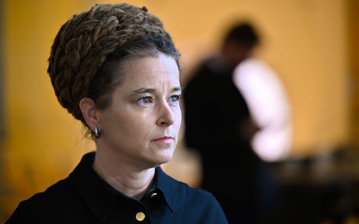 Miljöpartiets språkrör Amanda Lind (MP) presenterar förslag som ska stärka civilsamhällets föreningar och organsationer.