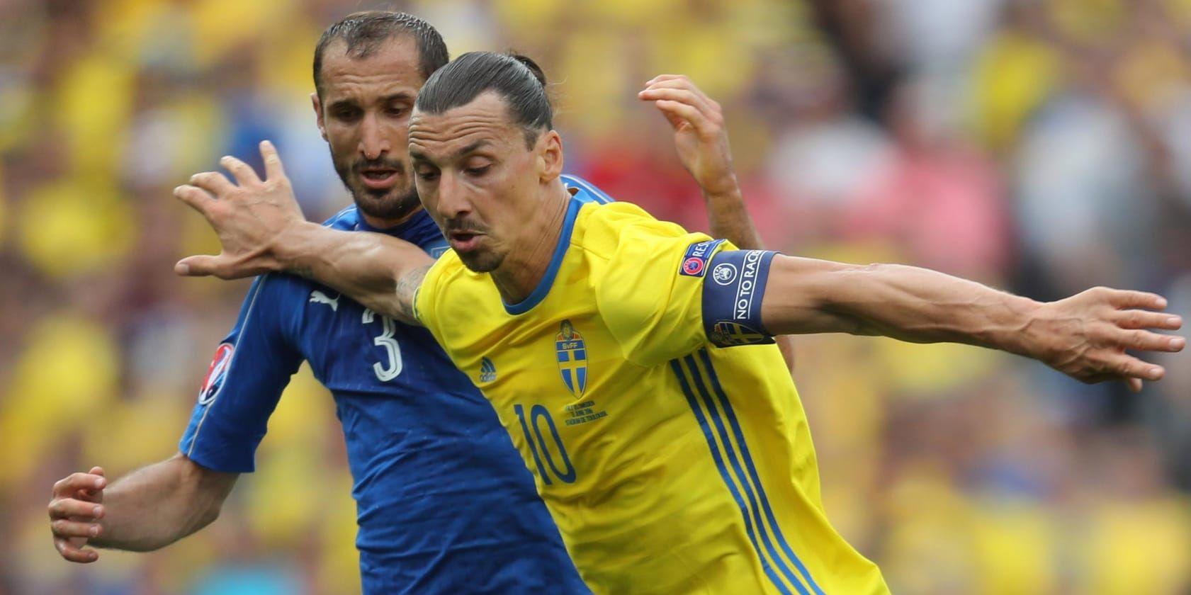 Zlatan Ibrahimovic var hetlevrad under förlustmatchen mot Italien.
