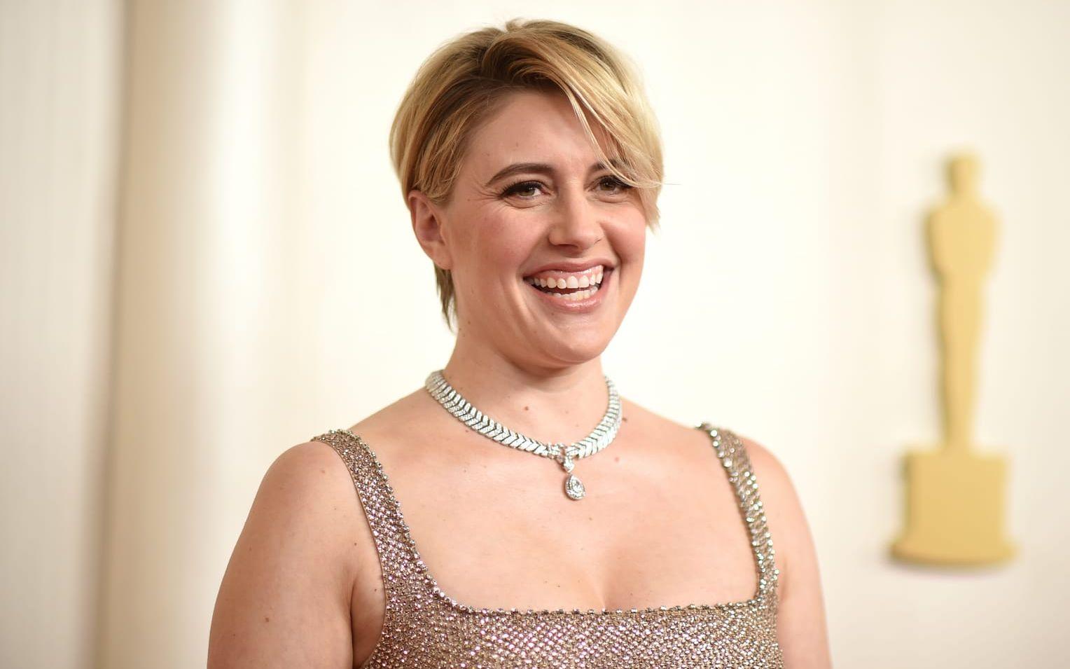 Greta Gerwig regisserar filmen. Bild från Oscarsgalan 2024.