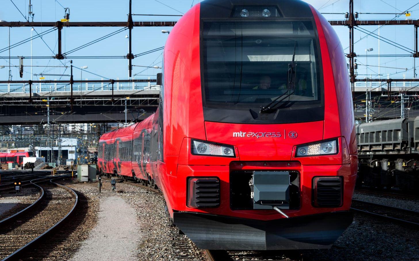 Ett av de röda tågen som trafikerar sträckan Stockholm-Göteborg. Det är dock oklart om det är detta tåg som ska heta Glenn eller Trainy McTrainface Foto: Pontus Lundahl/TT

