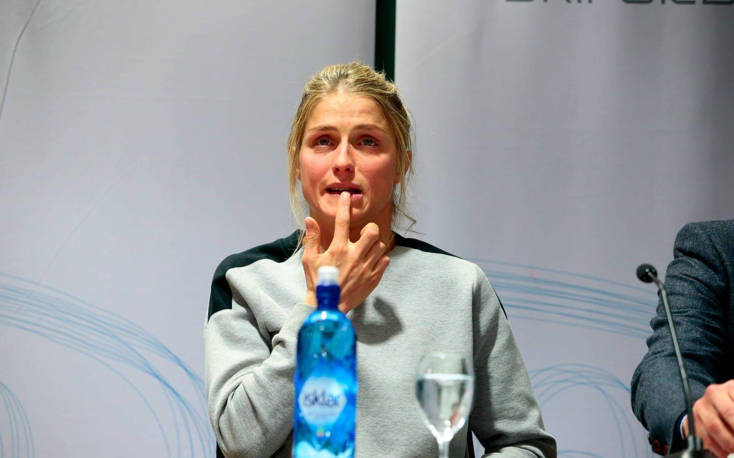 Johaug under presskonferensen efter dopningsavslöjandet. Bild: TT