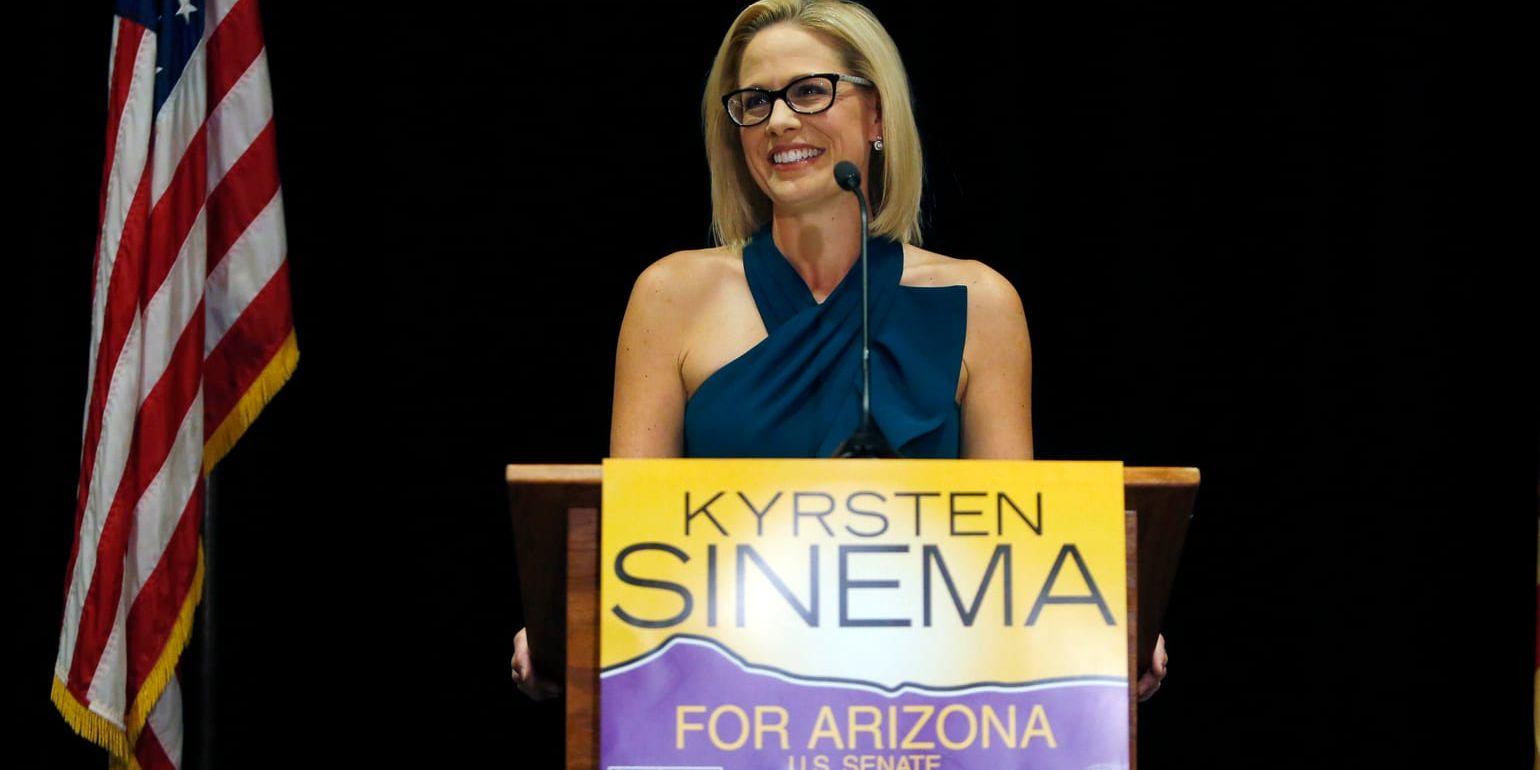 Demokraten Kyrsten Sinema blir Arizonas första kvinnliga senator.