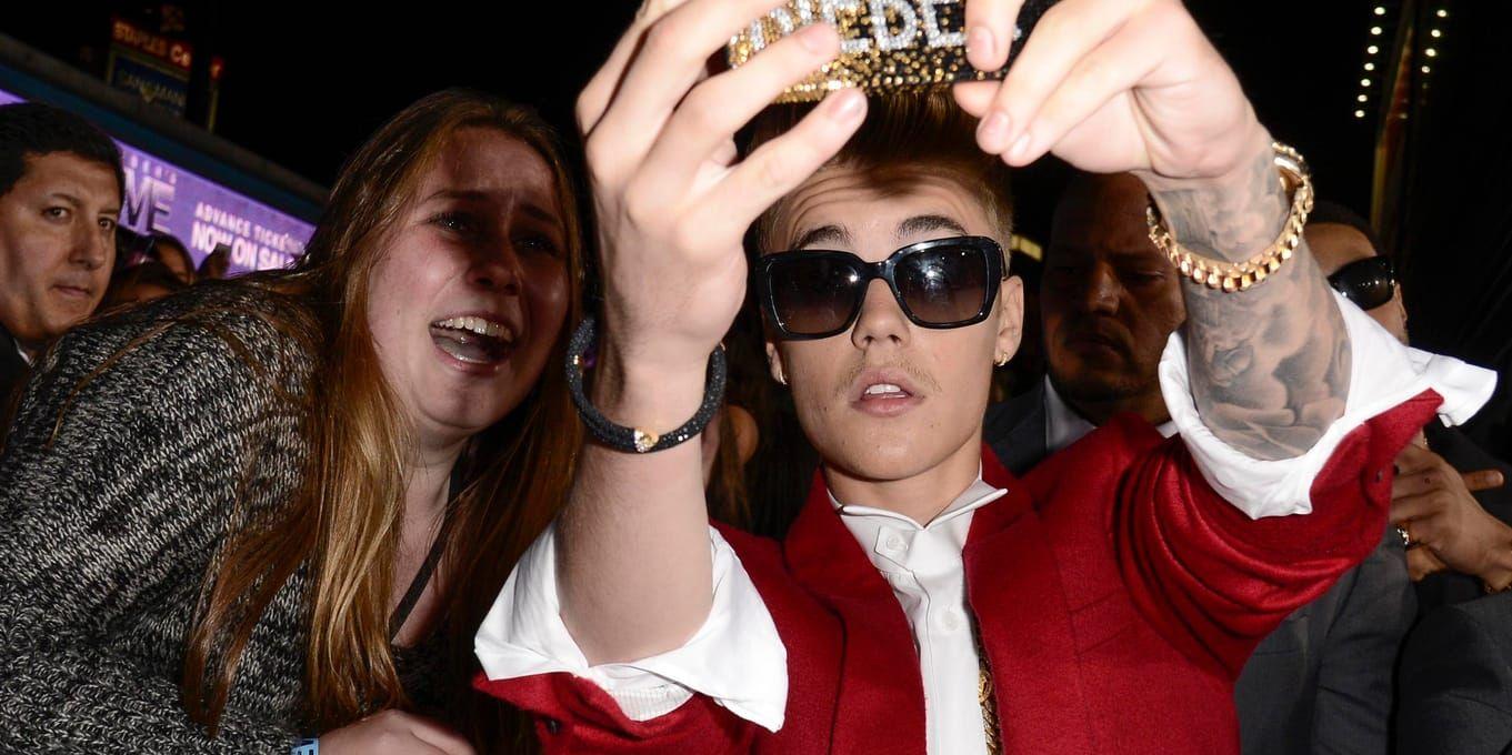 Justin Bieber tar en selfie tillsammans med ett fan i Los Angeles. Men nyligen meddelade popstjärna att han bestämt sig för att sluta ställa upp på bilder med sina beundrare.