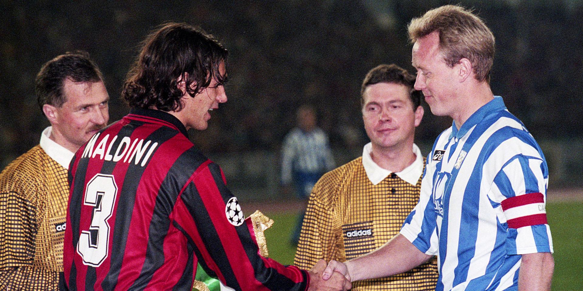 Som lagkapten hälsar Stefan Lindqvist på Paolo Maldini i en match i Champions League i oktober 1996. 