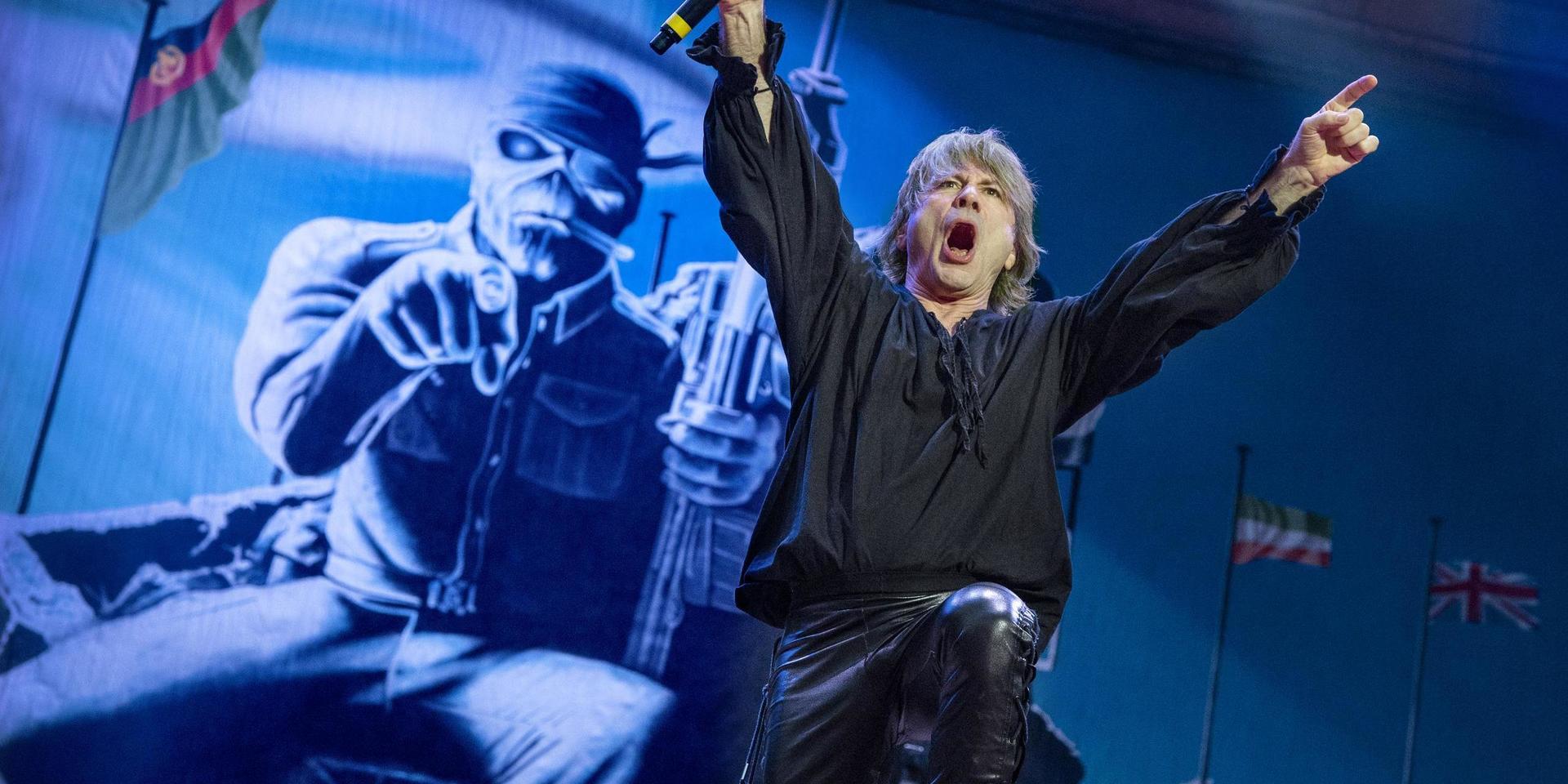 Iron Maidens Bruce Dickinson på scen under under Sweden Rock Festival i Norje utanför Sölvesborg 2018.