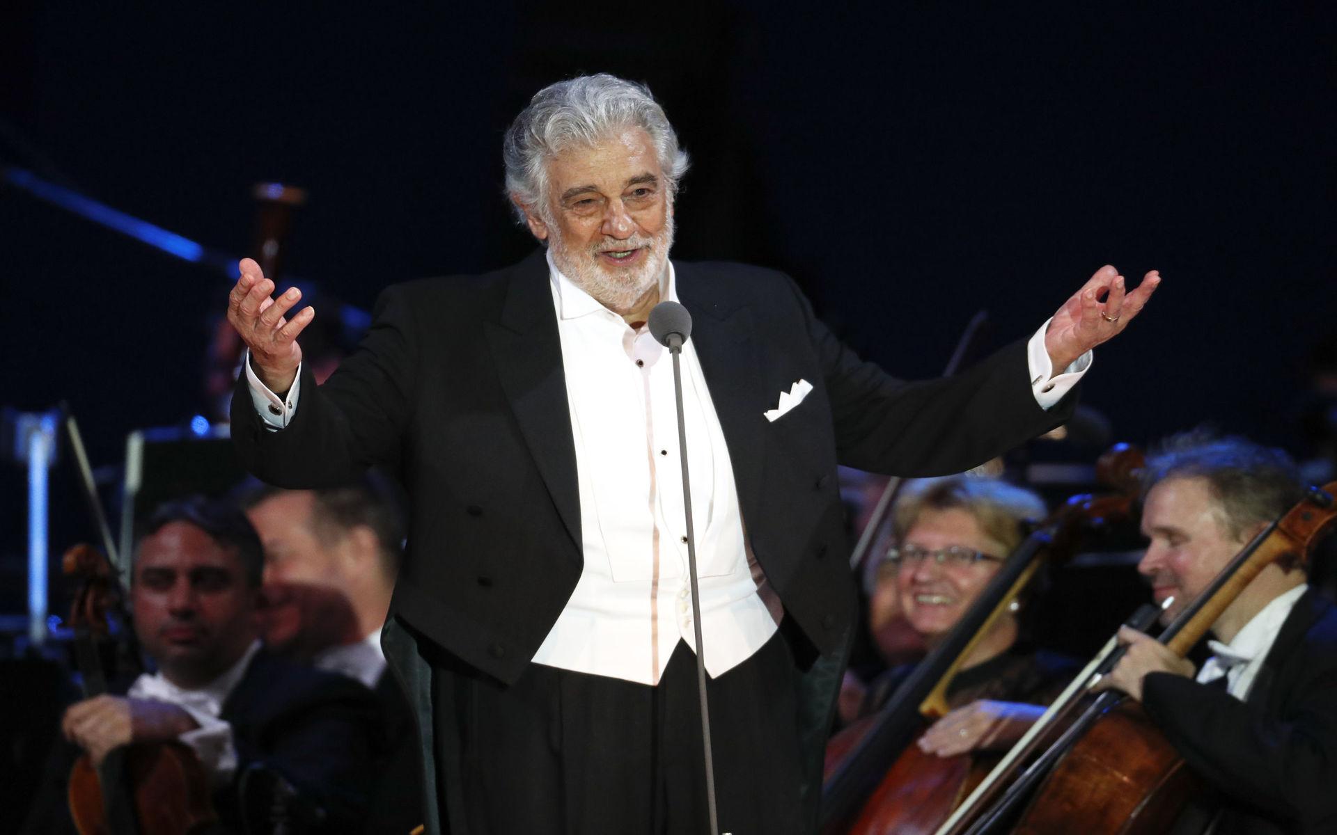Tillsammans med Luciano Pavarotti och José Carreras har Plácido Domingo under namnet &quot;De tre tenorerna&quot; spelat in den mest sålda klassiska skivan någonsin.