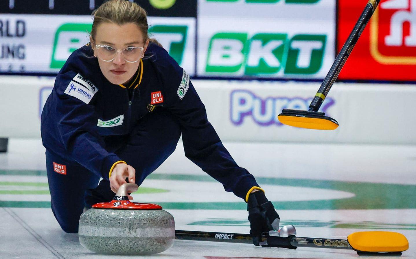 Sveriges Isabella Wranå under en VM-match i Calagary på söndagen. 