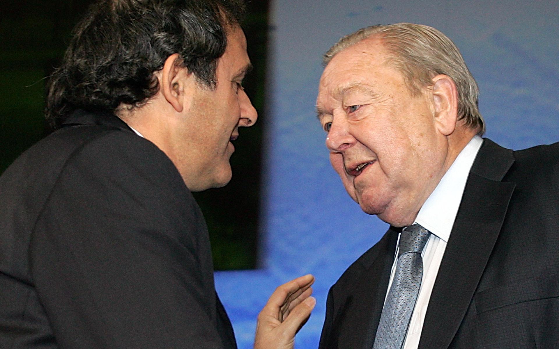 Franska legendaren Michel Platini tillsammans med Lennart Johansson. Platini kom att ta över Johanssons jobb osm Uefa-president 2007.
