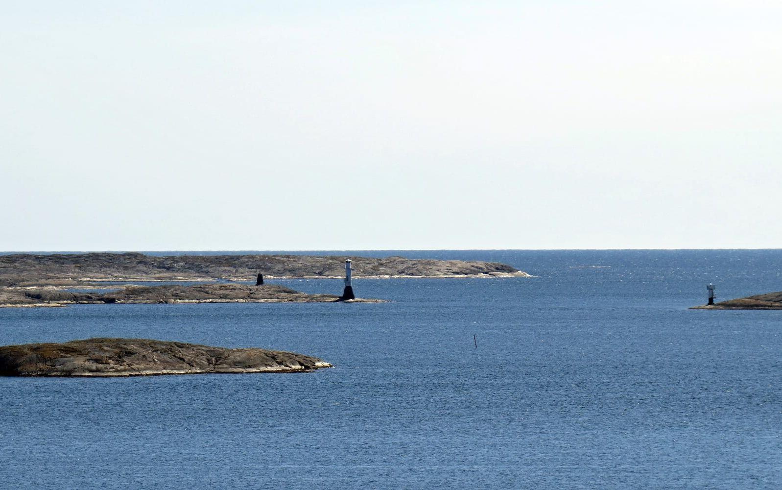 Kråksundsgap, ett av kustens värsta blåshål, visar charmen i dagens svaga ostvind. Bild: Britt-Marie Brovik 