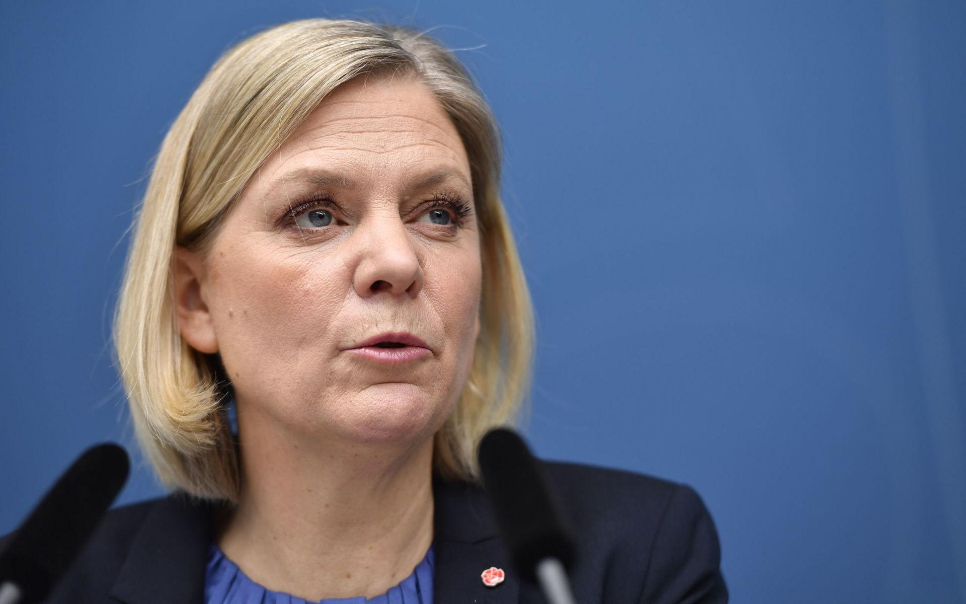 Finansminister Magdalena Andersson (S) presenterar vårändringsbudgeten under en pressträff i Rosenbad i Stockholm.