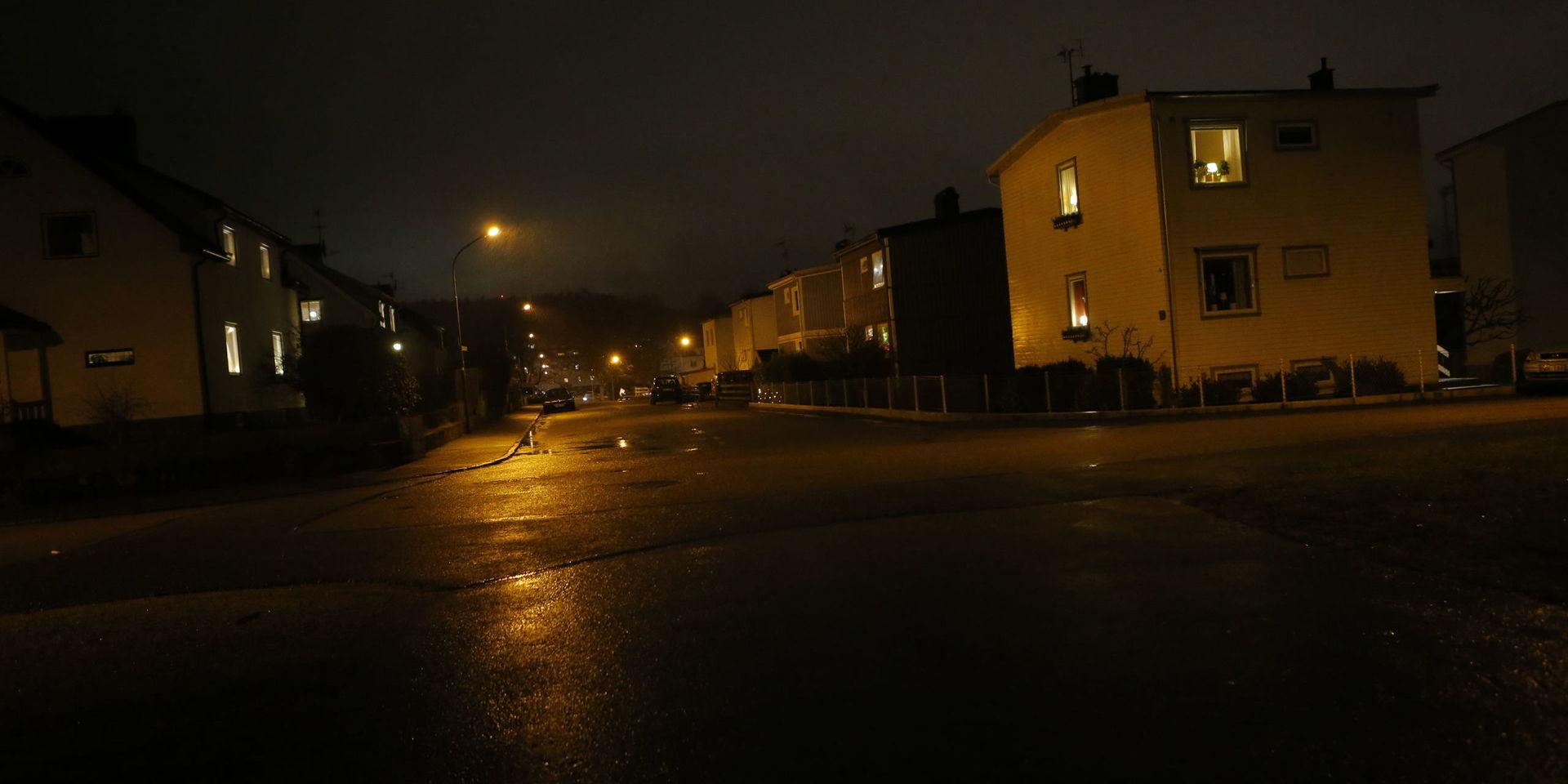 Det var under tisdagen som en äldre man blev knivhuggen till döds i området Erikslund i Borås. Flera elever på en närliggande högstadieskola blev vittnen till händelsen. 