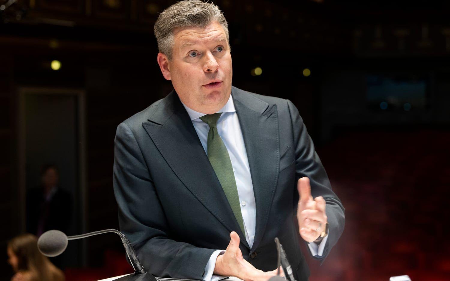 "Någon måste finansiera det här", säger SEB:s vd Johan Torgeby om storbankens beslut att öppna för fondplaceringar i och utlåning till företag i kärnvapenindustrin. Arkivbild.