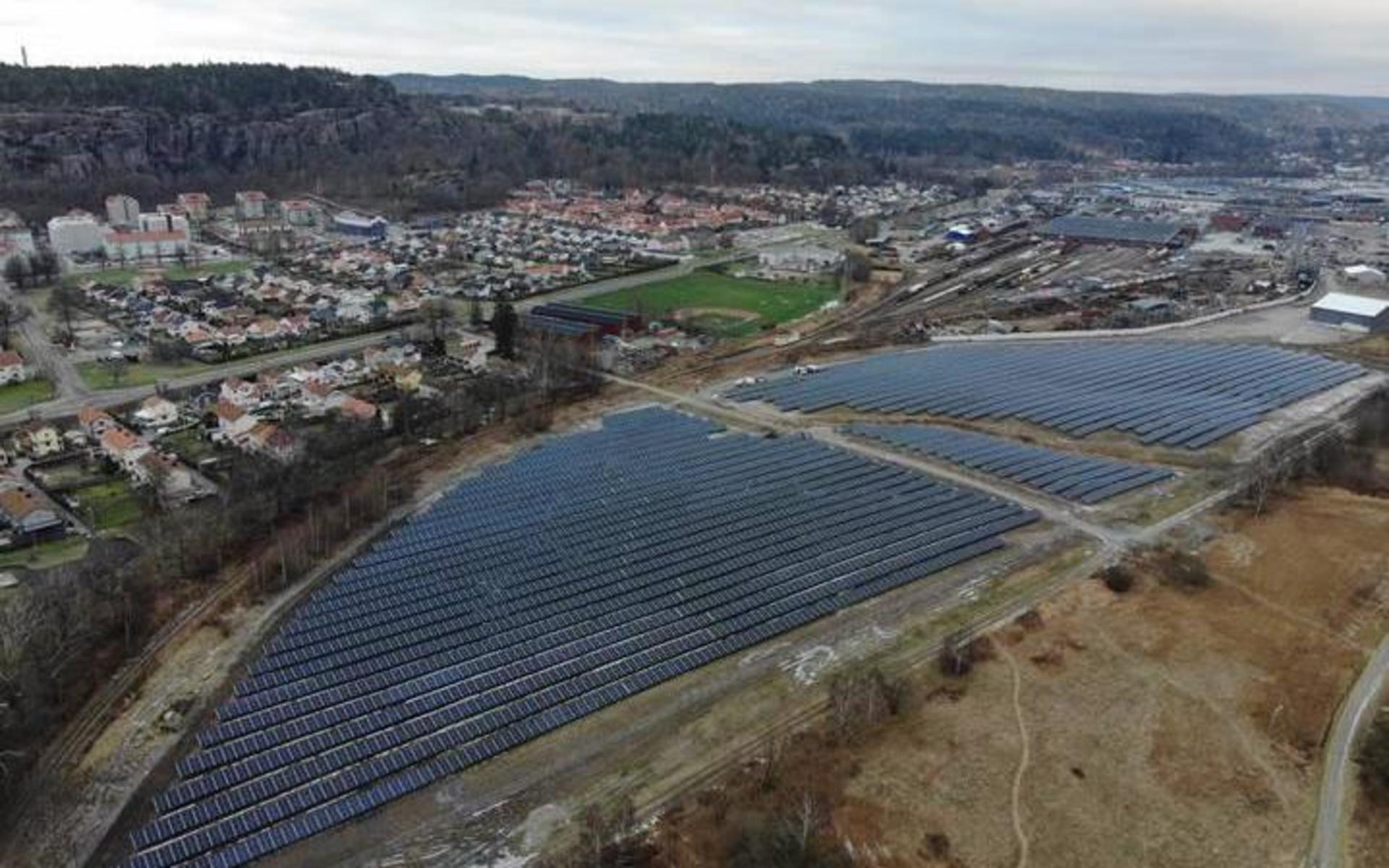 Den nya solcellsparken levererar el till Göteborgs nät sedan årsskiftet. 