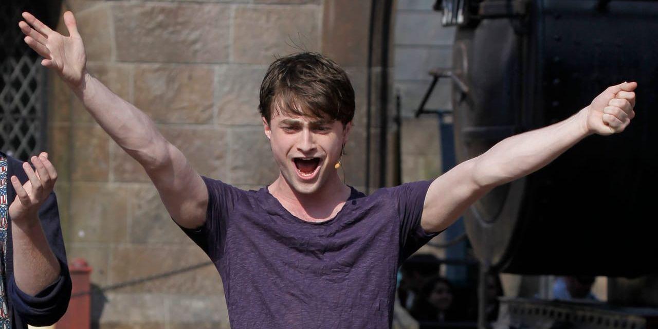 Arkivbild. En glad Daniel Radcliffe utanför Universal Orlandos nöjesfält. 