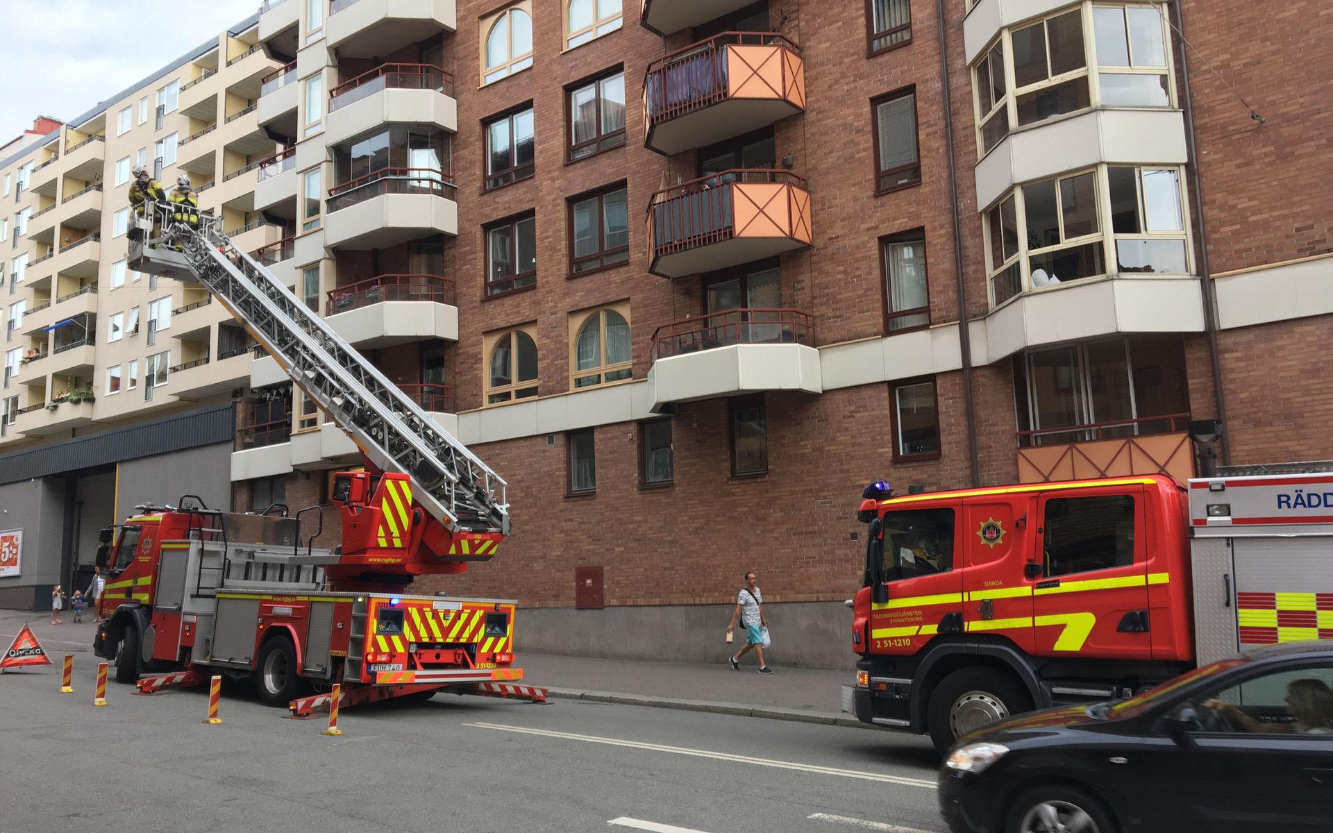 Ett larm om en explosion i ett lägenhetshus inkom på onsdagseftermiddagen. 