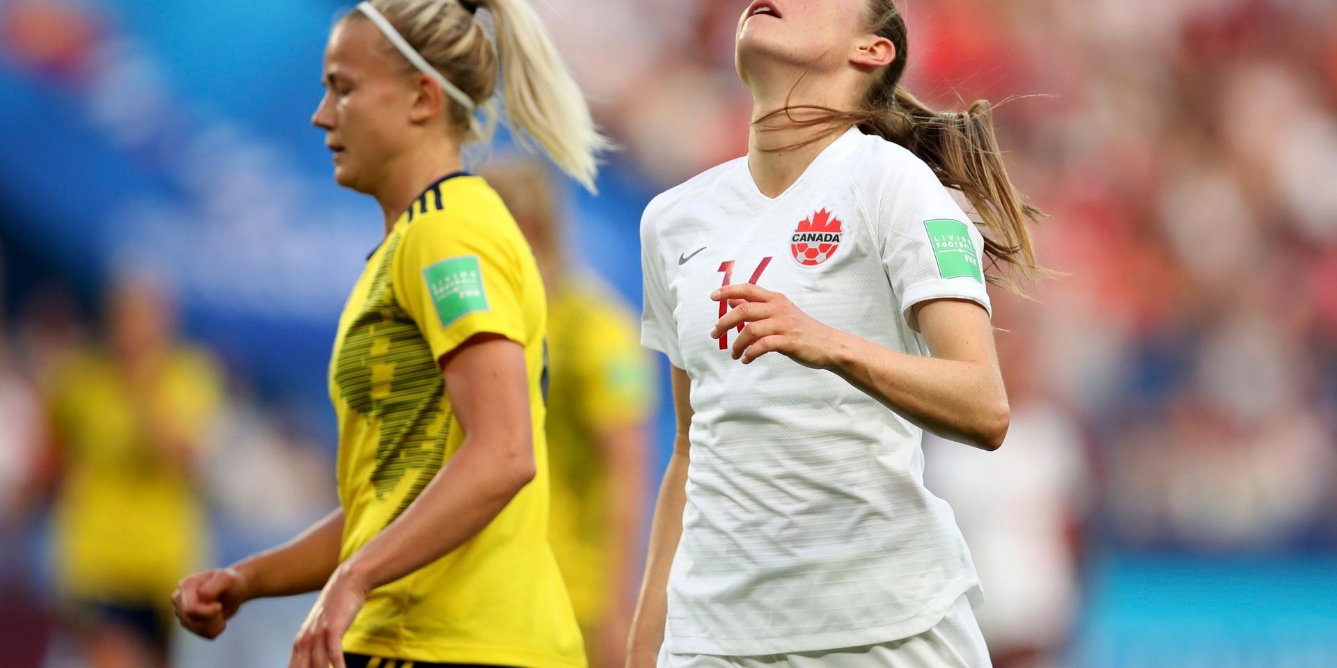 Kanadas Janine Beckie, till höger, och Sveriges Hanna Glas, under VM-åttondelsfinalen 2019. Arkivbild.