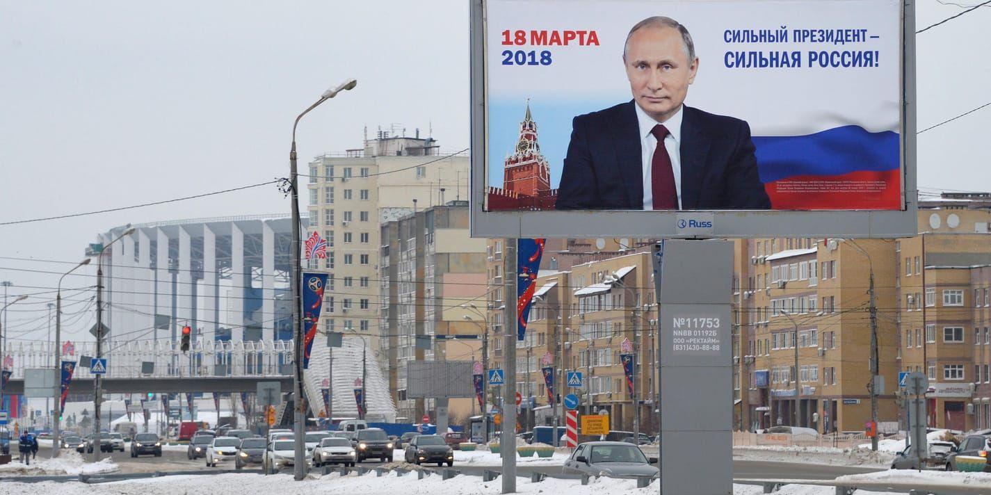 En stark president för ett starkt Ryssland, står det på valreklamen för sittande presidenten Vladimir Putin inför valet den 18 mars.