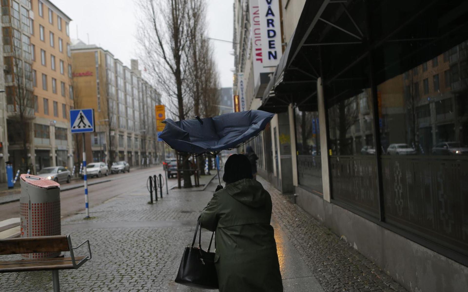 Stormen Ciara blev kännbar när den drog in över västkusten, även i centrala Göteborg.