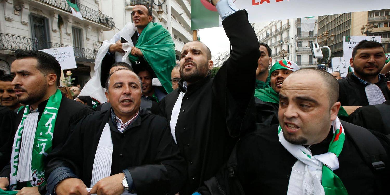 Protesterna i Algeriet fortsätter. På lördagen var det jurister som marscherade i huvudstaden Alger med krav på att den 82-årige presidenten Abdelaziz Bouteflika ska avgå.