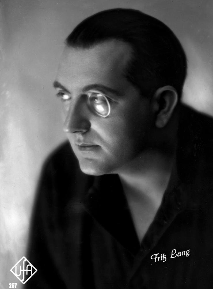 Regissören Fritz Lang var en föregångare inom framtidsdystopier om hårt styrda samhällen med sin film ”Metropolis” som kom redan 1927. 
