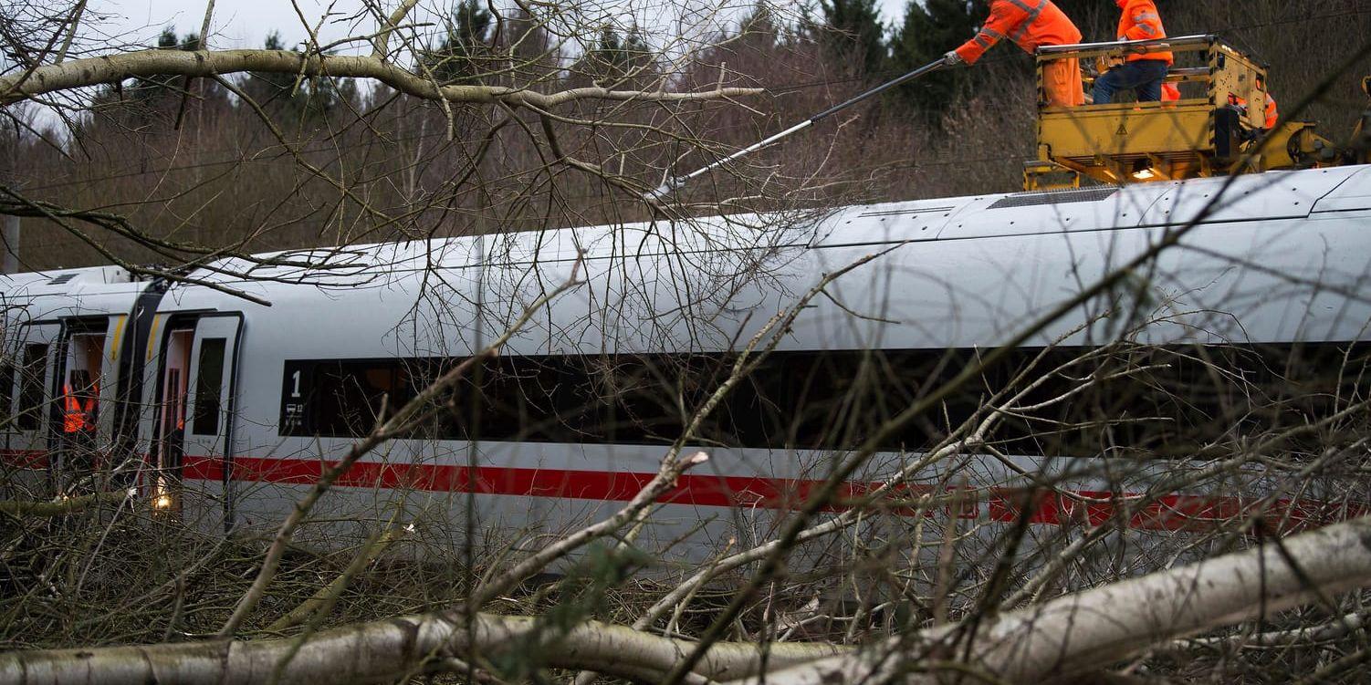 Ett ICE-tåg som fastnat mellan Hannover och Göttingen i torsdags.