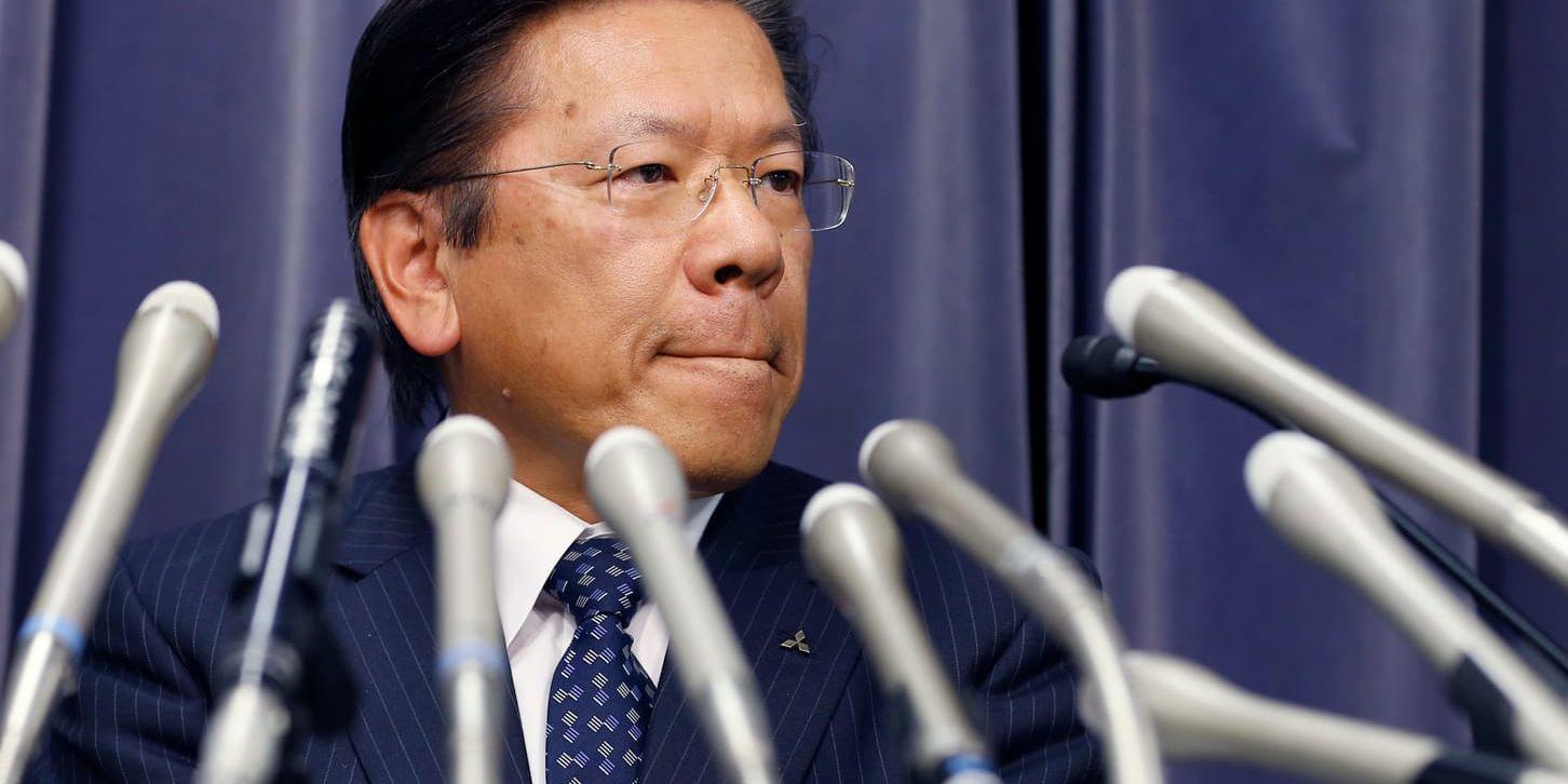 Mitsubishi Motors vd Tetsuro Aikawa meddelar att han avgår i samband med årsstämman i juni. Arkivbild.
