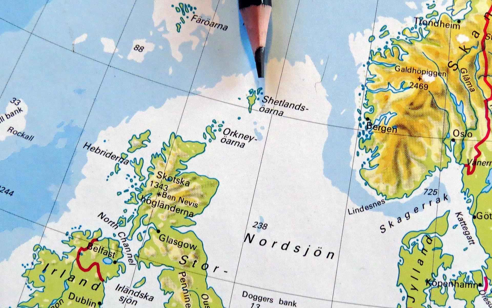 Fyren på Shetlands spets ligger närmare Polcirkeln än London.
