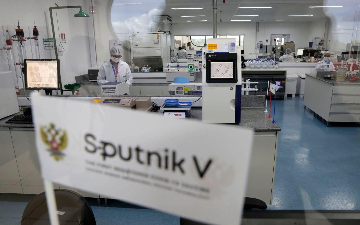 Flera länder inom EU har ställt sig på kö för att få köpa och tillverka det ryska vaccinet Sputnik V. 